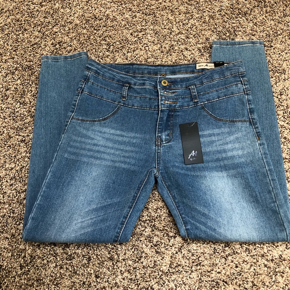 Denim AN Premium Skinny Jeans NWT